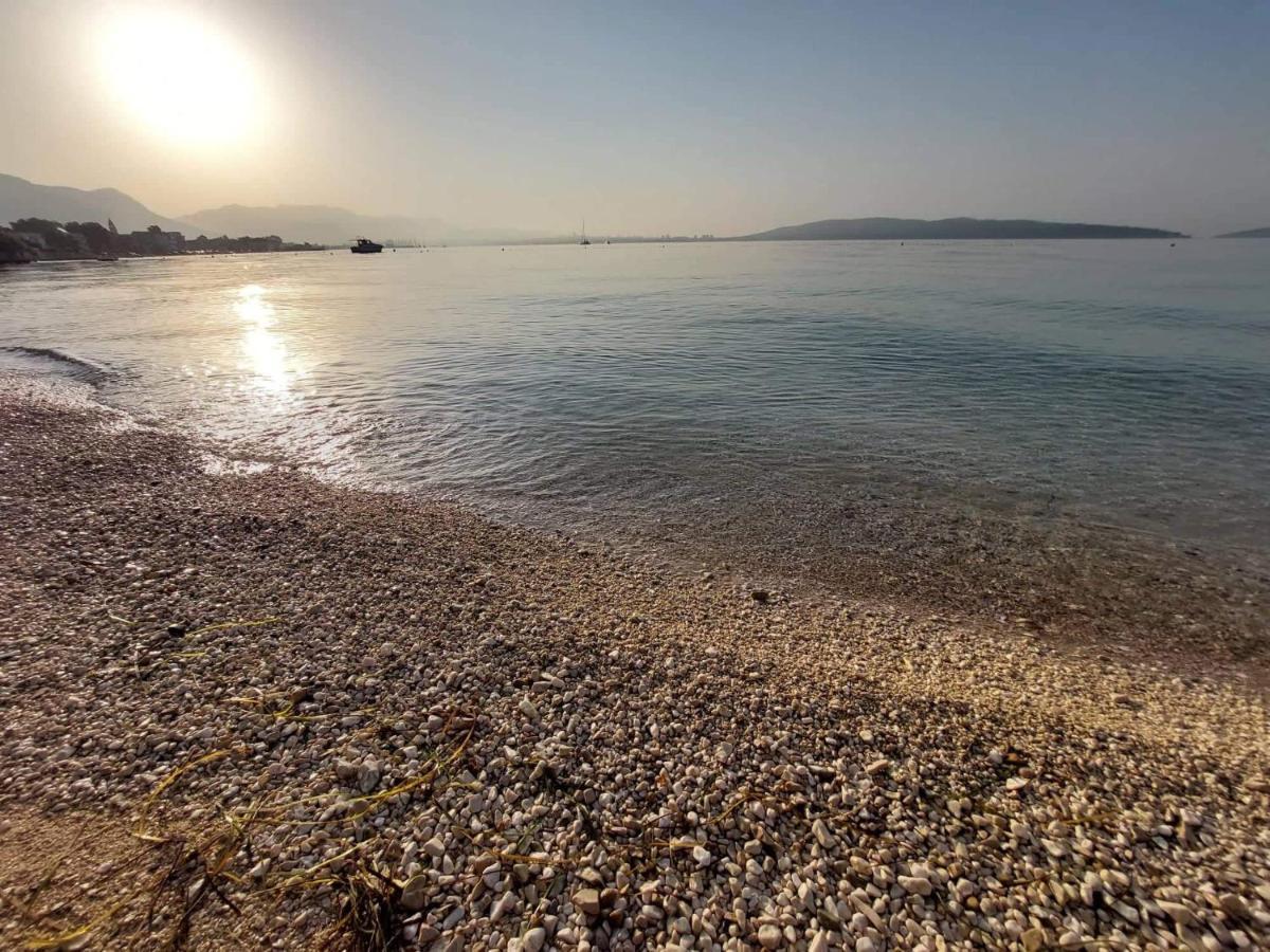 Ferienhaus Maestral - Kastel Kambelovac Kaštela Exteriör bild