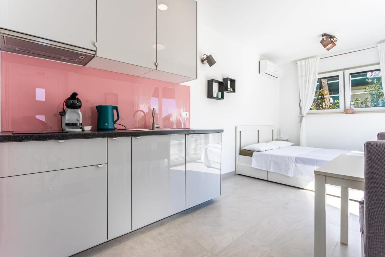Ferienhaus Maestral - Kastel Kambelovac Kaštela Exteriör bild