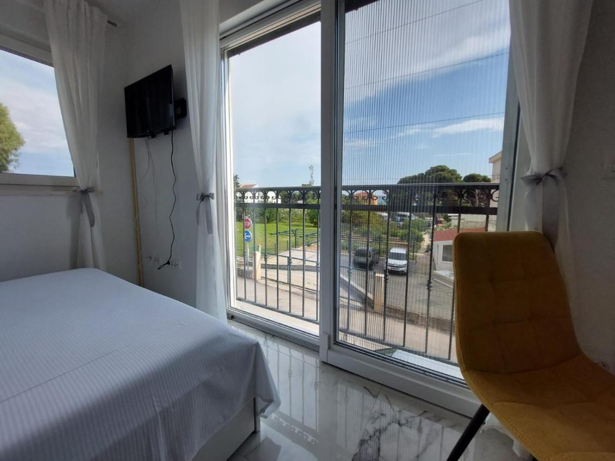Ferienhaus Maestral - Kastel Kambelovac Kaštela Exteriör bild