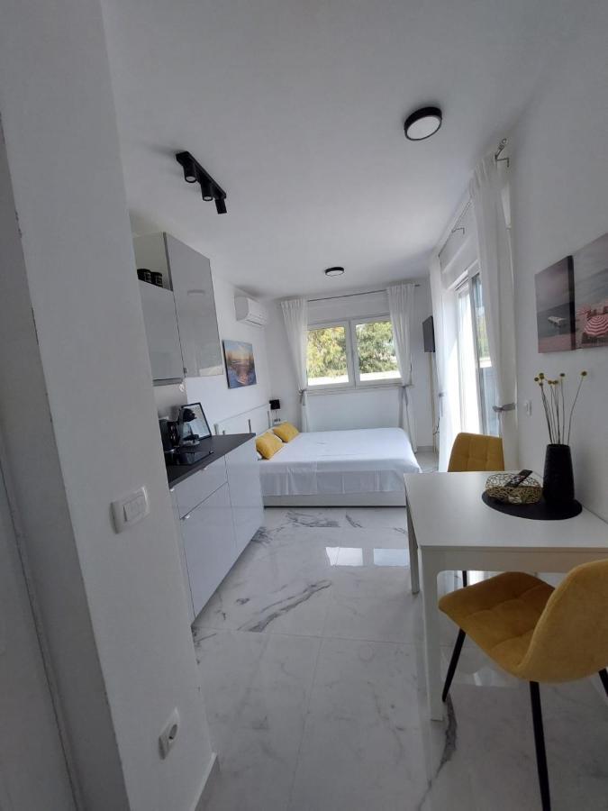 Ferienhaus Maestral - Kastel Kambelovac Kaštela Exteriör bild